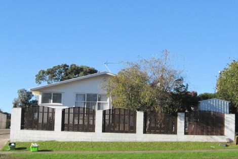 Photo of property in 323 Pakuranga Road, Pakuranga Heights, Auckland, 2010
