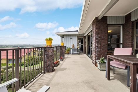 Photo of property in 12 Dunolly Place, Pukekohe, 2120
