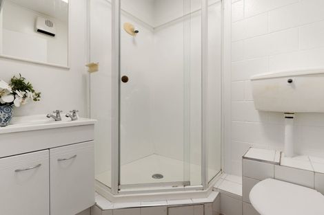 Photo of property in 2/140 Waimairi Road, Ilam, Christchurch, 8041