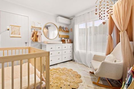 Photo of property in 23 Cinnabar Place, Westgate, Auckland, 0614