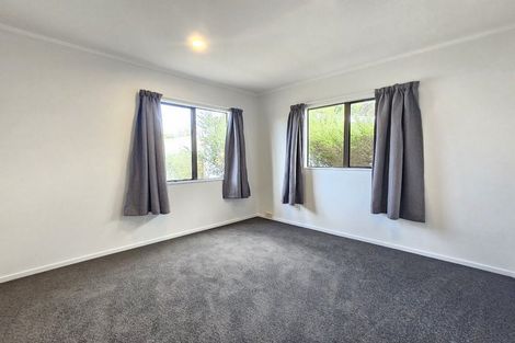 Photo of property in 3/708 Swanson Road, Swanson, Auckland, 0612