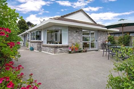 Photo of property in 2/88 Simmental Crescent, Somerville, Auckland, 2014