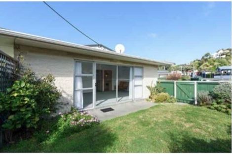 Photo of property in 73 Marine Parade, Seatoun, Wellington, 6022