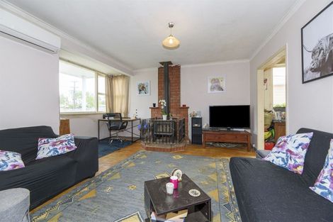 Photo of property in 31 Cobham Crescent, Kelston, Auckland, 0602