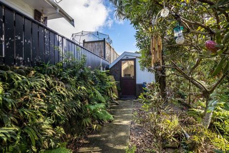 Photo of property in 9 Lombardy Place, Whalers Gate, New Plymouth, 4310
