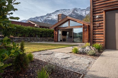 Photo of property in 4 Jackby Court, Jacks Point, Queenstown, 9371