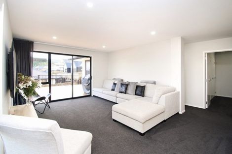 Photo of property in 16 Ballintoy Park Drive, Welcome Bay, Tauranga, 3175