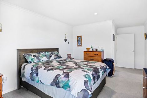 Photo of property in 20 Kowi Lakes Drive, One Tree Point, 0118