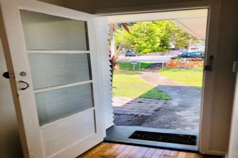 Photo of property in 1/221 Birkdale Road, Birkdale, Auckland, 0626