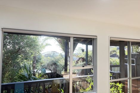 Photo of property in 1/307 East Coast Road, Mairangi Bay, Auckland, 0630