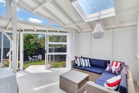 Photo of property in 1/6 Tyne Road, Forrest Hill, Auckland, 0620