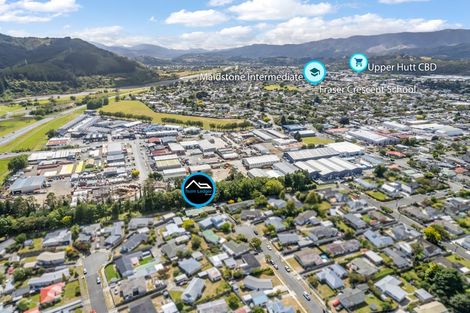 Photo of property in 2/22 Burns Grove, Trentham, Upper Hutt, 5018