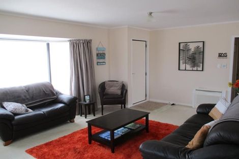 Photo of property in 4 Karaka Street, Otaki Beach, Otaki, 5512