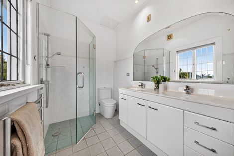 Photo of property in 207 Hurstmere Road, Takapuna, Auckland, 0622