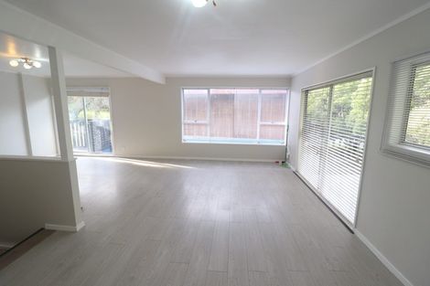 Photo of property in 2/663 Beach Road, Rothesay Bay, Auckland, 0630