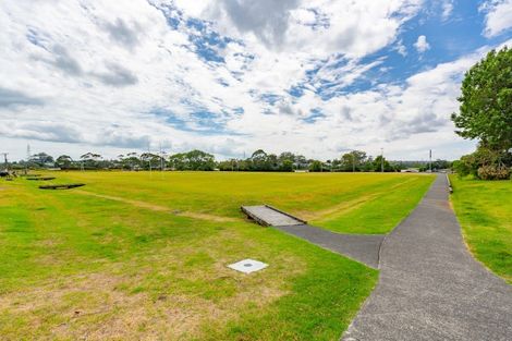 Photo of property in 10 Brains Road, Kelston, Auckland, 0602