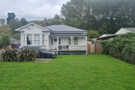 Photo of property in 13 Ongo Road, Hunterville, 4730
