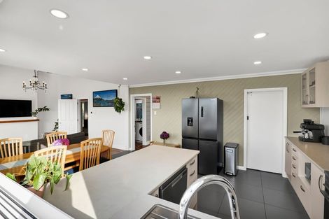 Photo of property in 1a Squire Place, Blagdon, New Plymouth, 4310