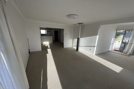 Photo of property in 27 Halberg Street, Glenfield, Auckland, 0629