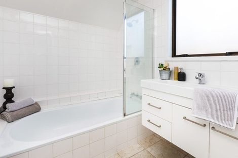 Photo of property in 14a Glandovey Road, Fendalton, Christchurch, 8052