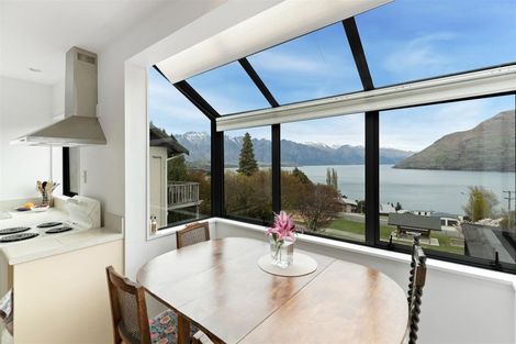 Photo of property in 18b Cameron Place, Fernhill, Queenstown, 9300