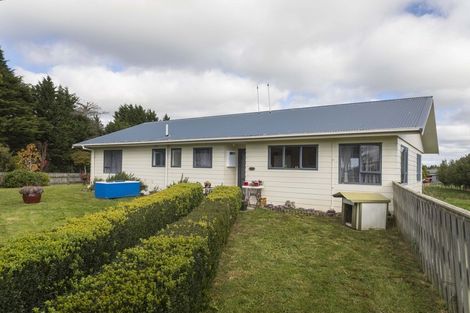 Photo of property in 268 Smith Road, Dannevirke, 4978