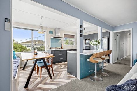 Photo of property in 142 Te Pene Avenue, Titahi Bay, Porirua, 5022