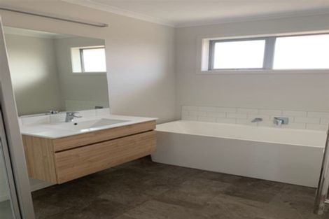 Photo of property in 12 Tarata Grove, Lansdowne, Masterton, 5810