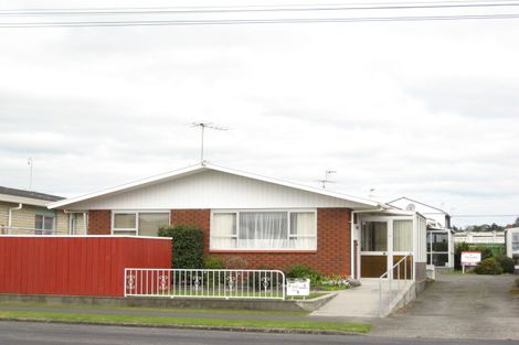 Photo of property in 1/6 Karamu Street, Strandon, New Plymouth, 4312