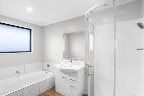 Photo of property in 102 Rowses Road, Aranui, Christchurch, 8061