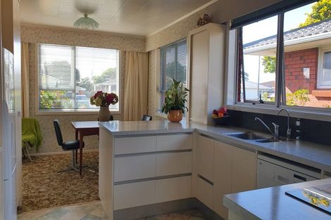 Photo of property in 9 Severn Place, Spotswood, New Plymouth, 4310