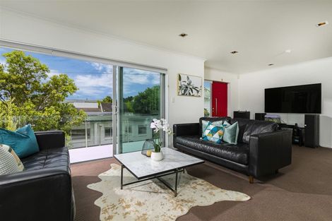 Photo of property in 1/40 Beulah Avenue, Rothesay Bay, Auckland, 0630