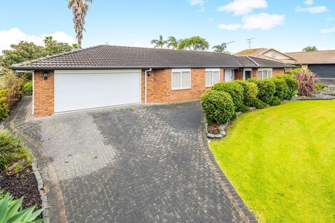 Photo of property in 20 Lothian Brae, Wattle Downs, Auckland, 2103
