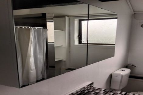 Photo of property in 112 Akaroa Drive, Maupuia, Wellington, 6022