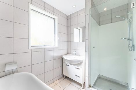 Photo of property in 4 Spode Place, Henderson, Auckland, 0612