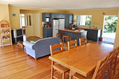 Photo of property in 70 James Road, Maungaturoto, 0587