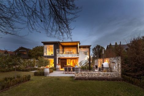 Photo of property in 28 Kennedy Crescent, Wanaka, 9305