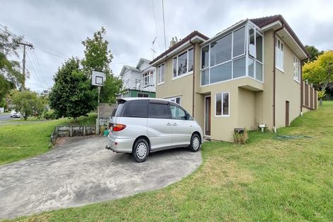 Photo of property in 20 Aorangi Place, Birkenhead, Auckland, 0626