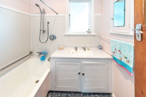 Photo of property in 1 Nikau Street, Tawhero, Whanganui, 4501