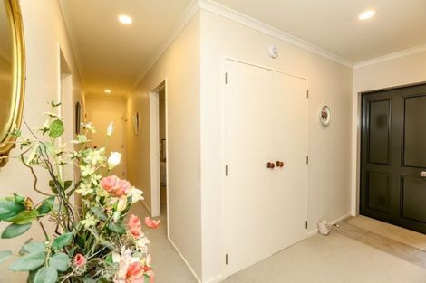 Photo of property in 12 Kawaroa Close, New Plymouth, 4310