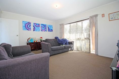 Photo of property in 1 Montego Place, Weymouth, Auckland, 2103