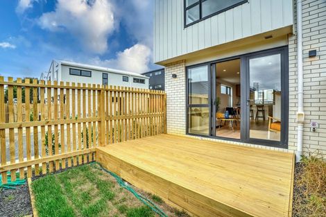Photo of property in 58c Widmore Drive, Massey, Auckland, 0614