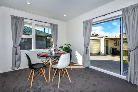 Photo of property in 30 Emlyn Place, Avondale, Christchurch, 8061