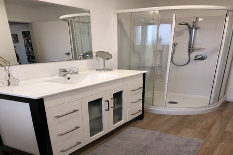 Photo of property in 10 Paparata Street, Karori, Wellington, 6012