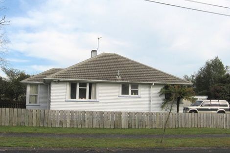Photo of property in 1 Yeats Crescent, Fairfield, Hamilton, 3214