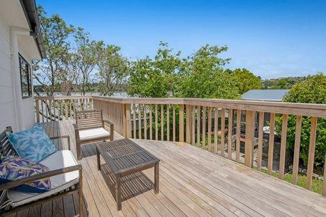 Photo of property in 1/7 Leiden Place, Totara Vale, Auckland, 0629