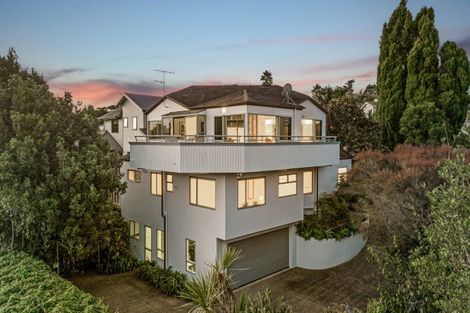 Photo of property in 2/24 Carlisle Road, Browns Bay, Auckland, 0630