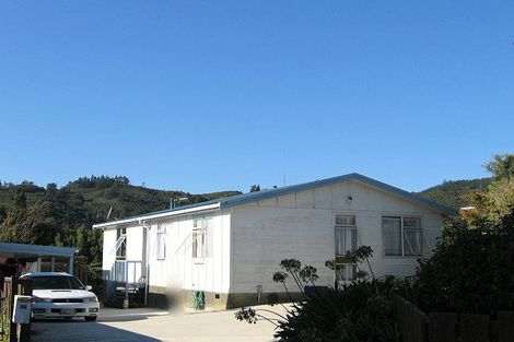Photo of property in 13 Clapham Grove, Stokes Valley, Lower Hutt, 5019