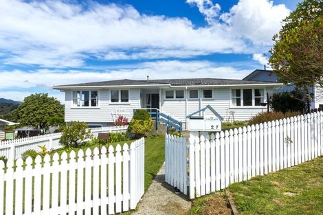 Photo of property in 27 Sunnyview Drive, Brown Owl, Upper Hutt, 5018