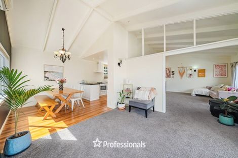 Photo of property in 215 Whites Line East, Waiwhetu, Lower Hutt, 5010